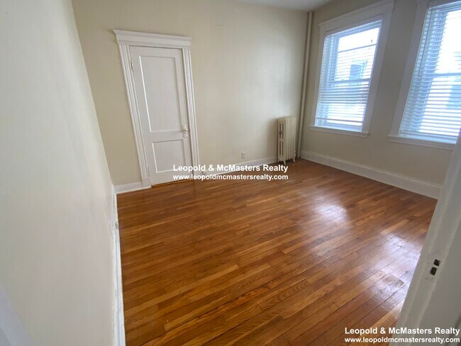 Building Photo - 92 Gordon St