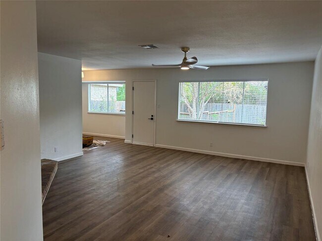 Foto del edificio - 10510 School House Ln