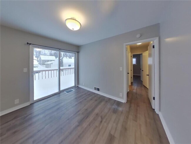 Foto del edificio - 3105 Georgia Ave S