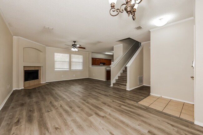 Foto del edificio - 7800 Seven Oaks Ln