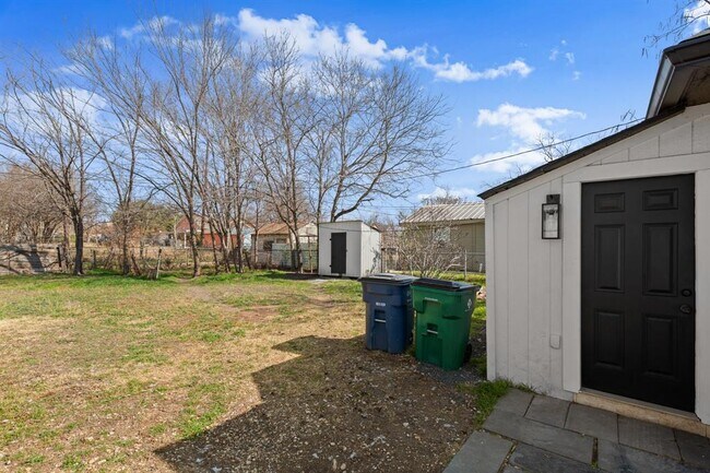 Foto del edificio - 918 W 3rd St