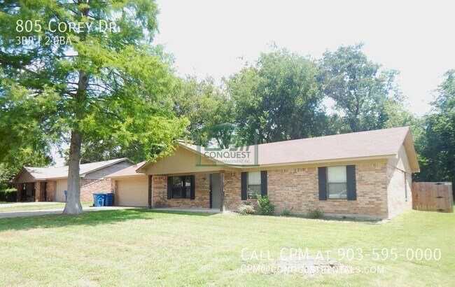 Foto del edificio - 805 Corey Dr