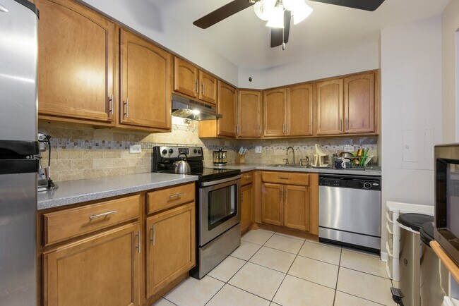 Foto del edificio - 250 Ridge Ave