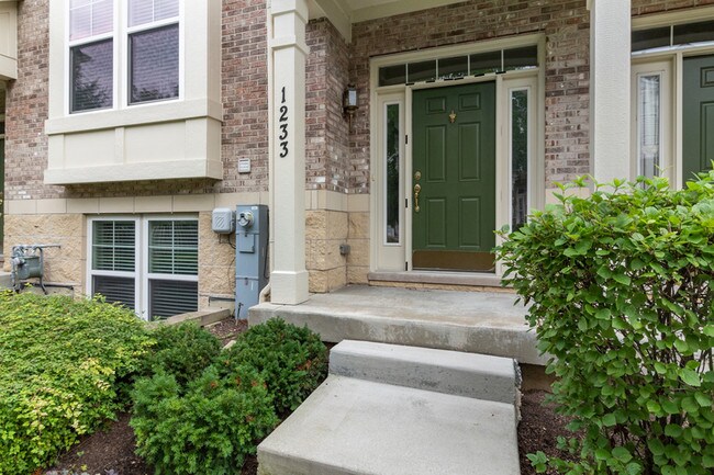 Building Photo - 1233 Tuscany Dr