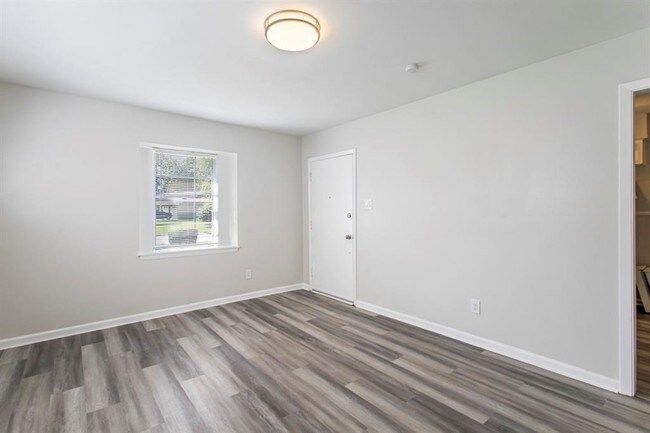 Foto del edificio - 7419 Langley Rd