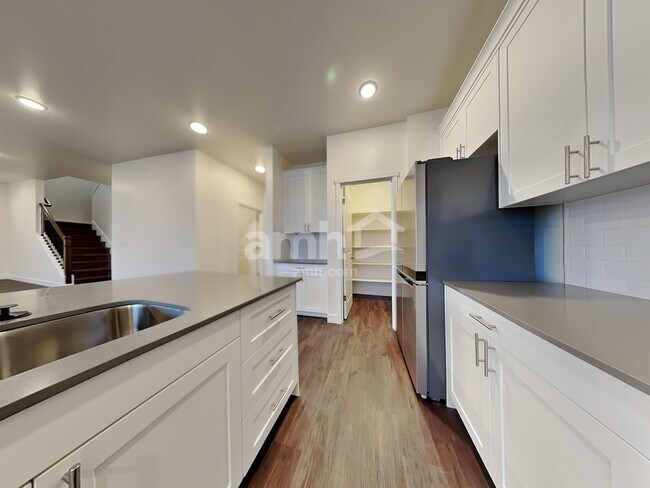 Building Photo - 7919 Verona Loop SW