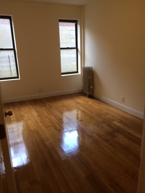 Building Photo - 23-15 30th Ave