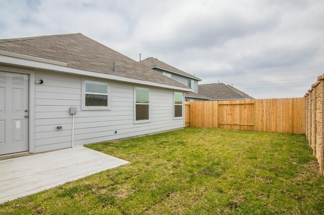 Building Photo - 5722 Plantation Forest Dr