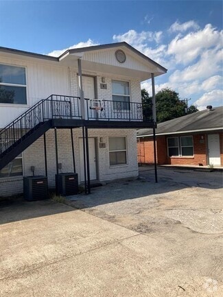 Building Photo - 5130 Chapman St
