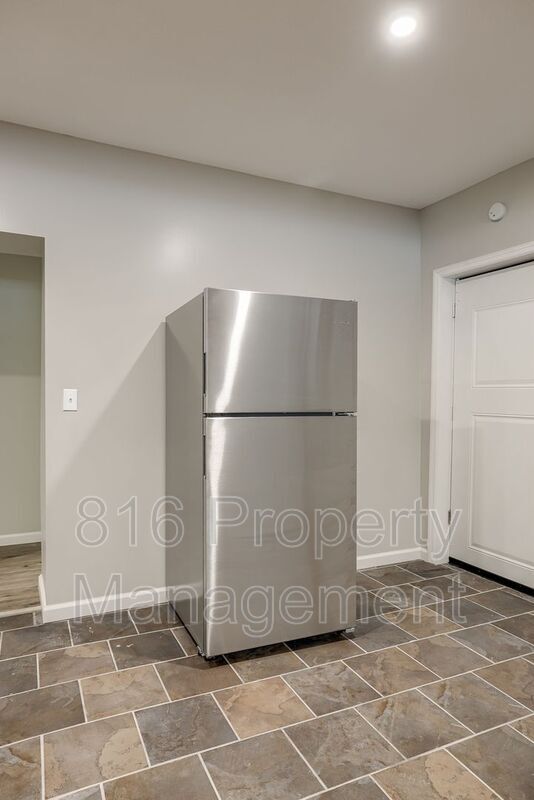 Foto del edificio - 8718-8720 E Winner Rd