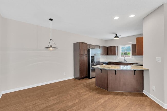 Building Photo - MOVE IN SPECIAL: 1st Months Rent free if l...