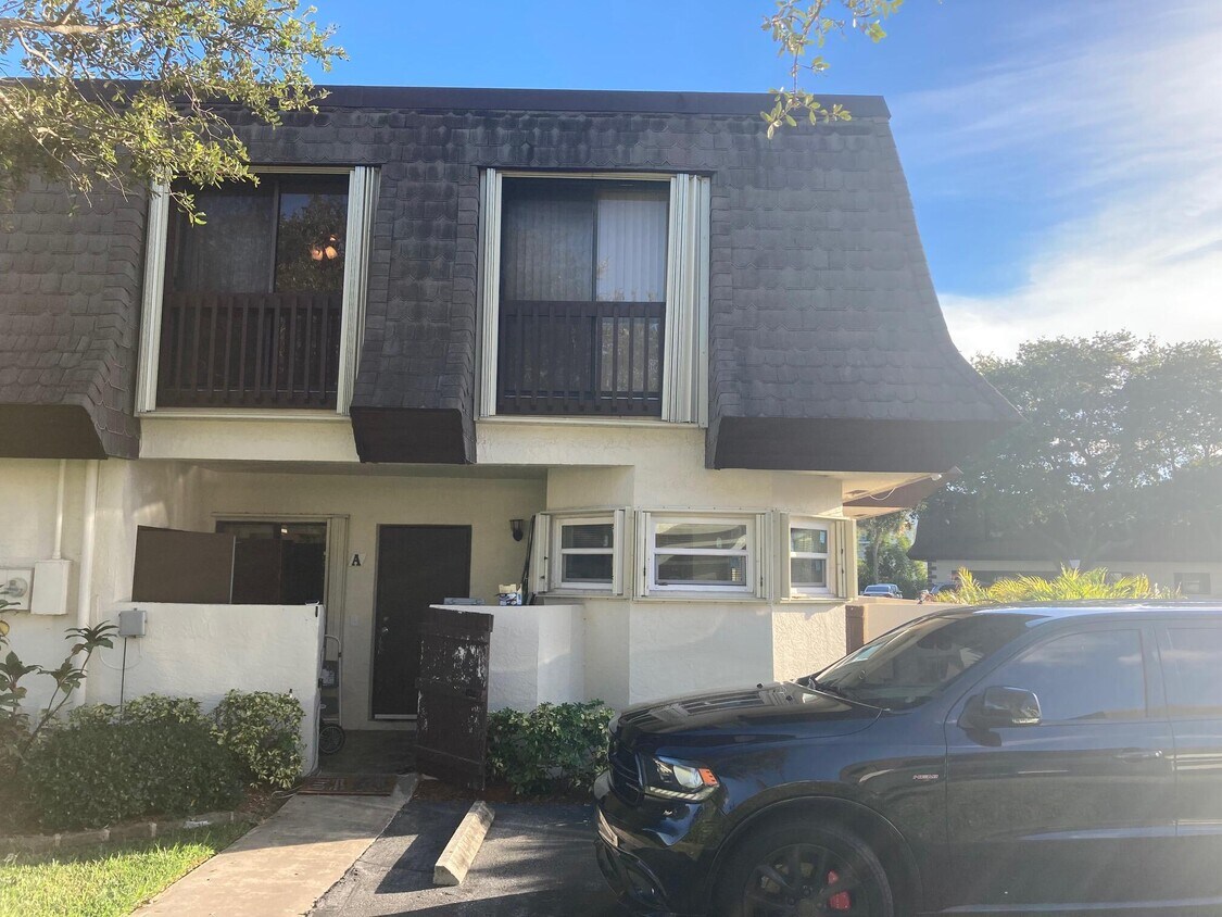 Foto principal - 9375 SW 61st Way