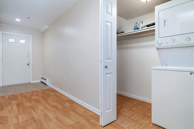 Building Photo - 36 Greenridge Ave