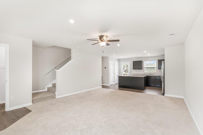 Building Photo - 228 Nepeta Dr