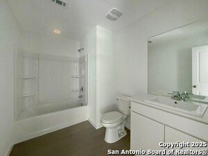 Foto del edificio - 530 Chevre Rd