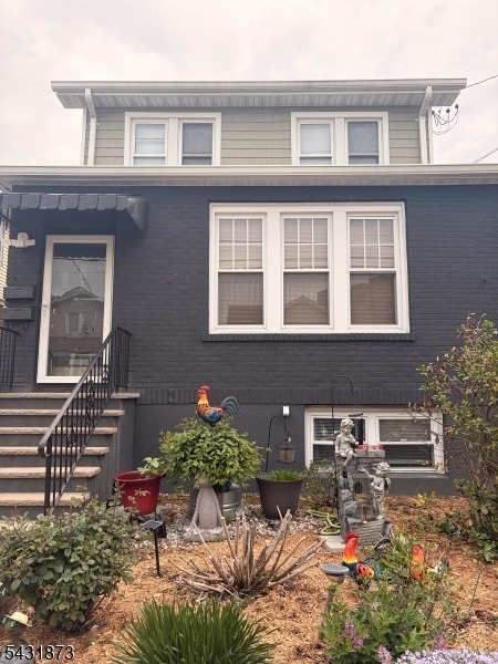 Building Photo - 32 Hamilton Ave