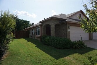 Building Photo - 1433 Ravenwood Dr