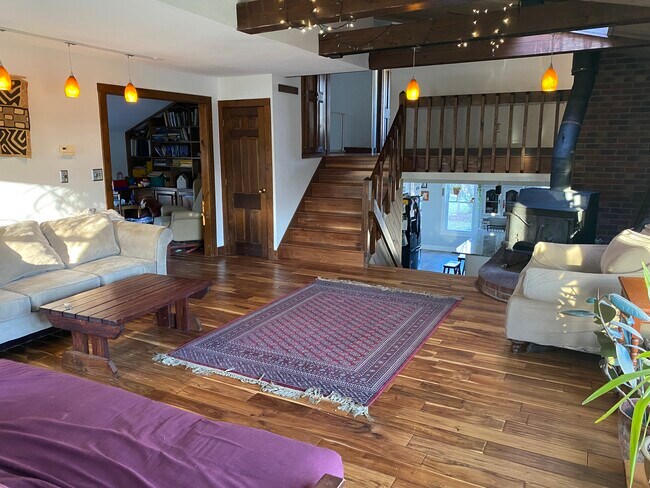 Living room - 42 Epping Rd