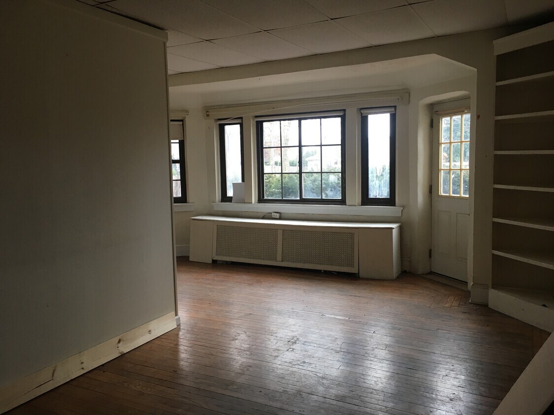 94 Martha Ct, North Babylon, NY 11703 Apartments in North Babylon, NY