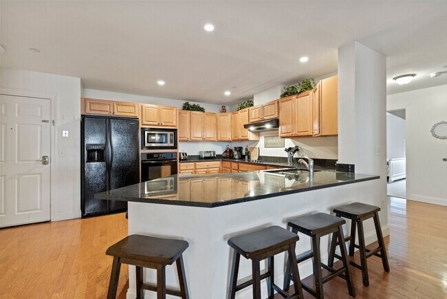 Building Photo - 1 E Grand Ave