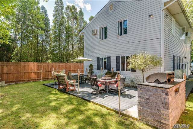 Foto del edificio - 71 Emerson Ave