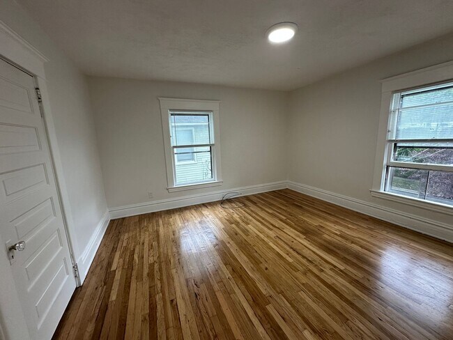 Foto del edificio - 849 Kalamazoo Ave SE