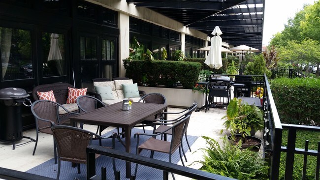 Foto del edificio - 1070 W 15th St
