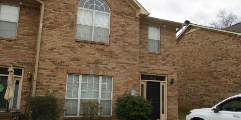 Primary Photo - 612 Parkside Cir