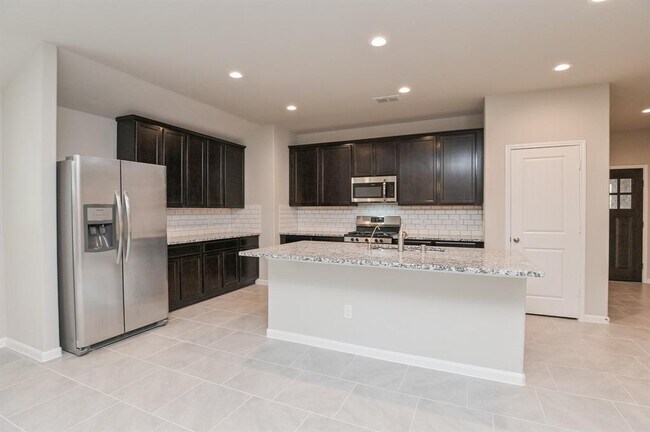 Building Photo - 1407 Central Heights Dr