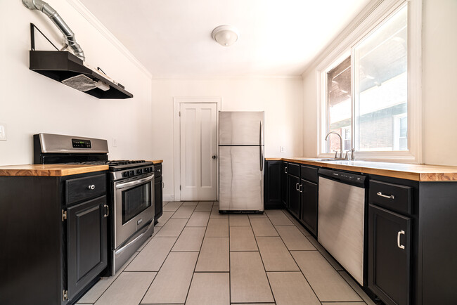 kitchen view 1 - 2443 Pingree St