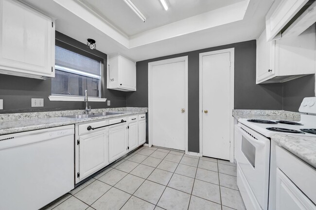 Building Photo - 14830 Keelby Dr