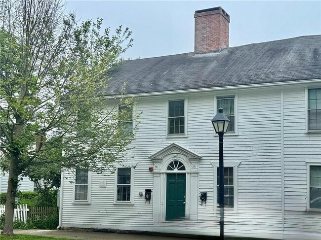 Foto del edificio - 79 Pascoag Main St