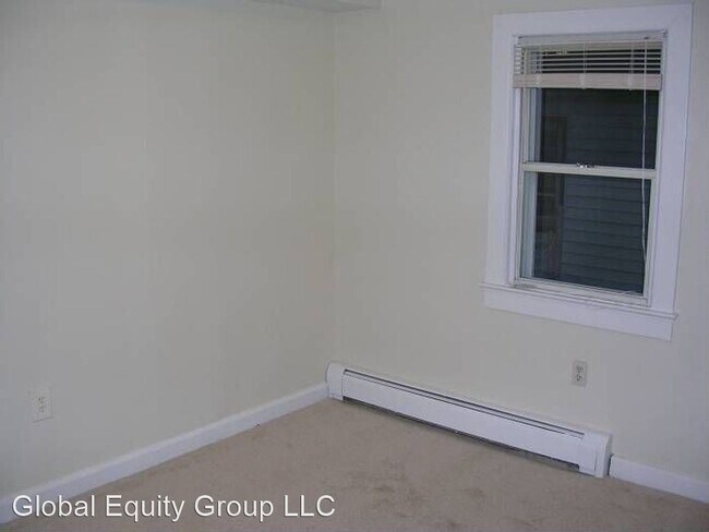 Building Photo - 3 br, 2 bath House - 11 Greenland Ave.