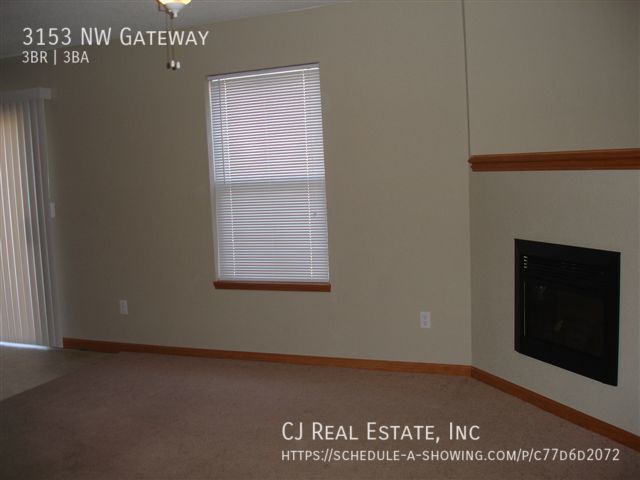 Building Photo - 3153 NW Gateway Dr