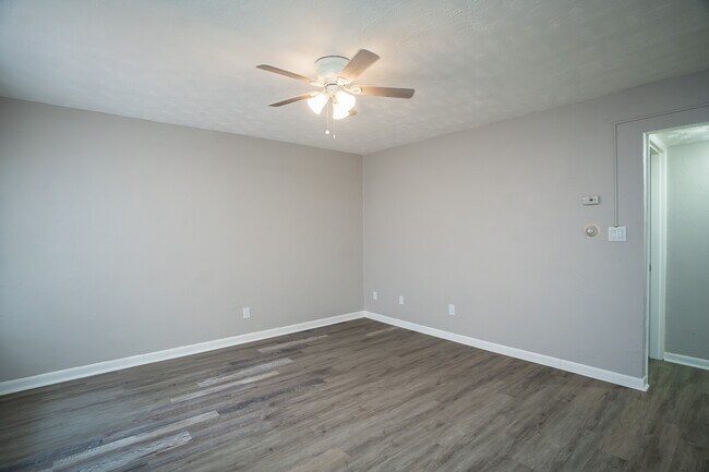 Foto del edificio - 2525 Lakeview Ave
