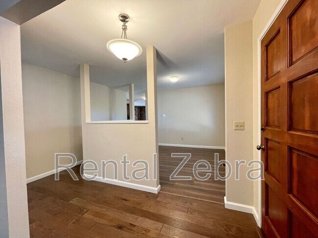 Building Photo - 2421 Donna Maria Way