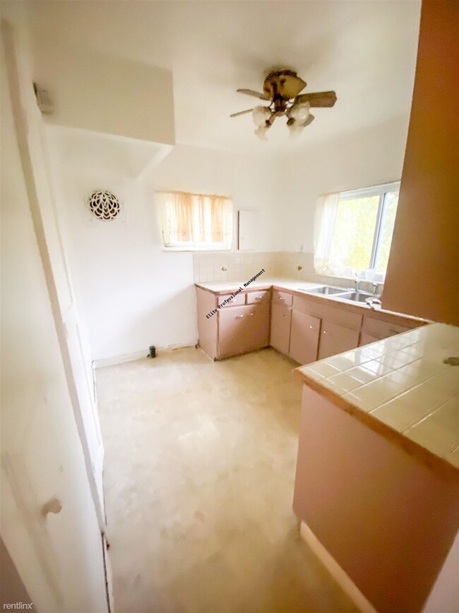 Building Photo - 4 br, 2.5 bath House - 1213 Welch Blvd