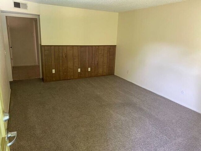 Foto del edificio - Studio apartment for rent in Visalia