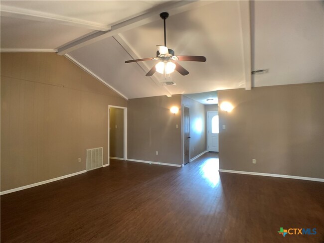Foto del edificio - 826 Timber Dr
