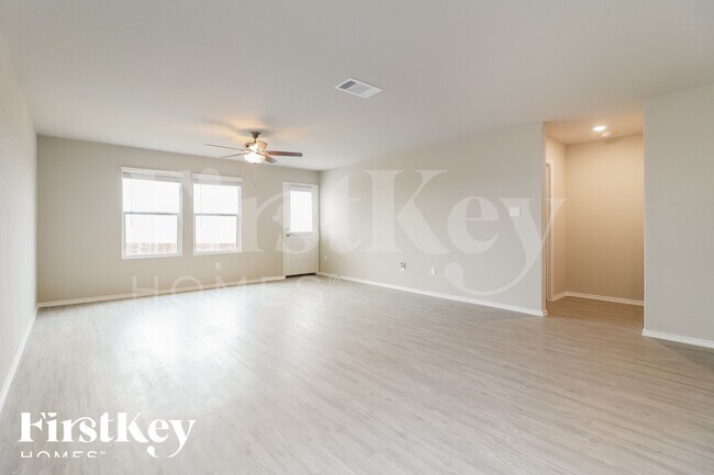 Foto del edificio - 13124 Thyme Wy