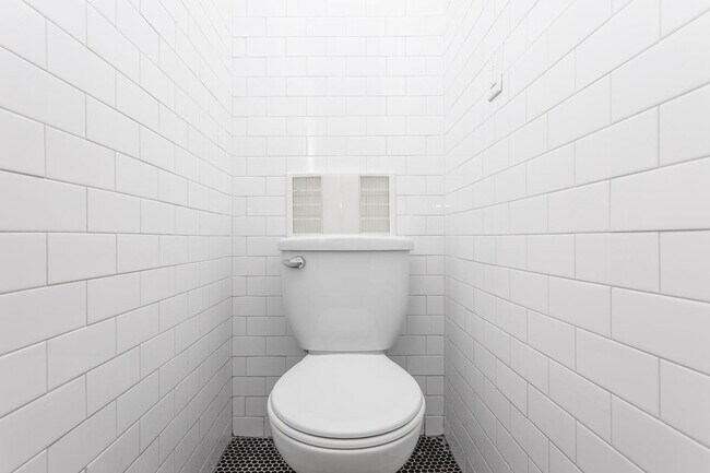 Foto del edificio - 63 Malcolm X Blvd