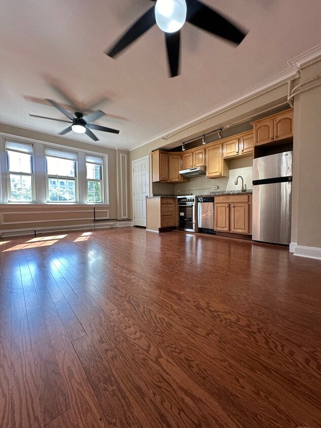 Primary Photo - 1476 Beacon St