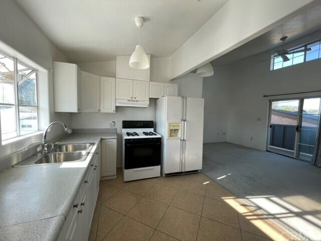 Foto del edificio - 1011 E 56th St