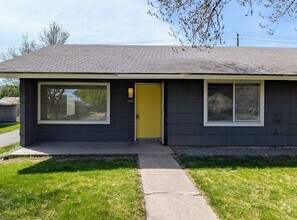 Building Photo - 1231-1233 Montana St