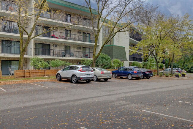 Building Photo - 10531 Cedar Lake Rd