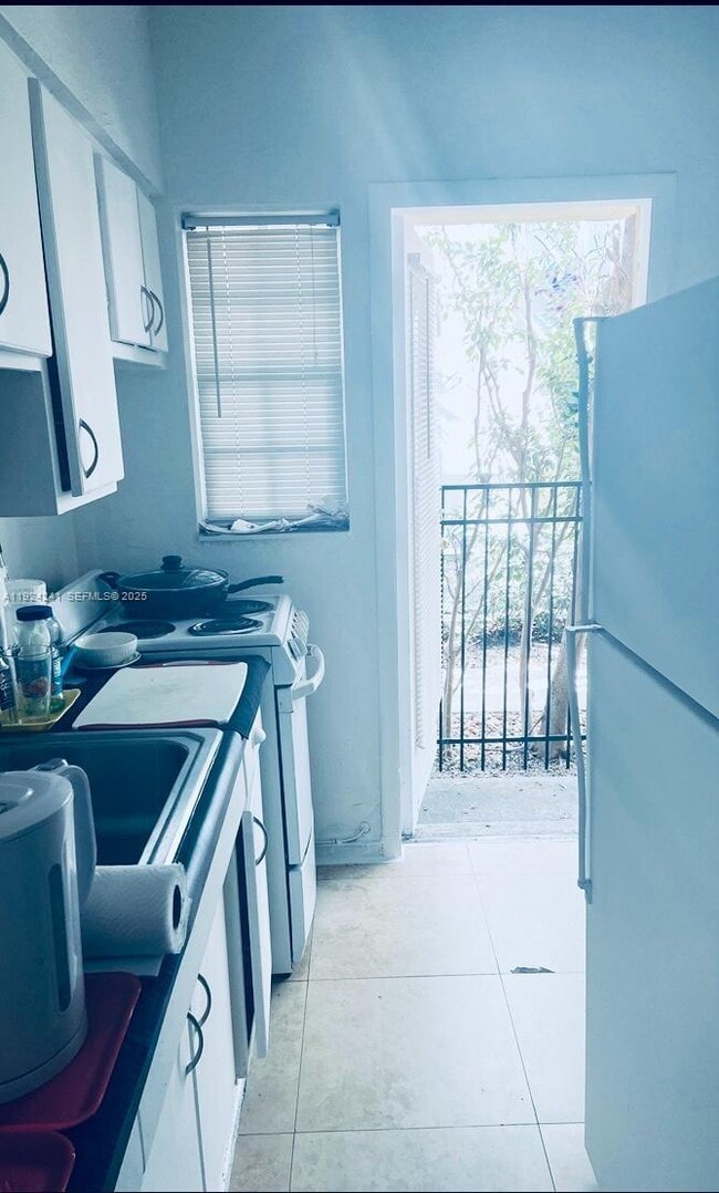 Foto del edificio - 635 8th St