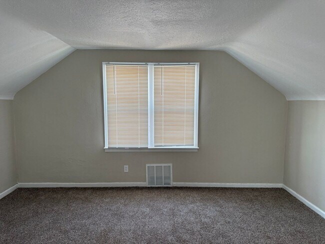 Foto del edificio - Freshly Renovated Single Family Home In De...