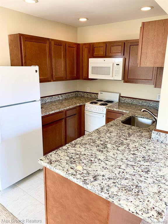 Foto del edificio - 156 N Worth St