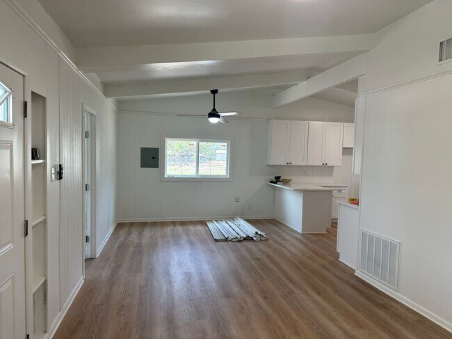 Foto del edificio - 2341 Puter Creek Rd