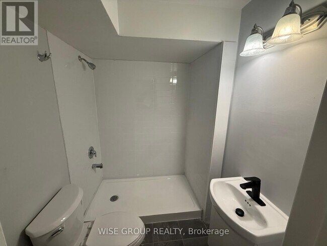 Photo du bâtiment - 55 Purdy Crescent